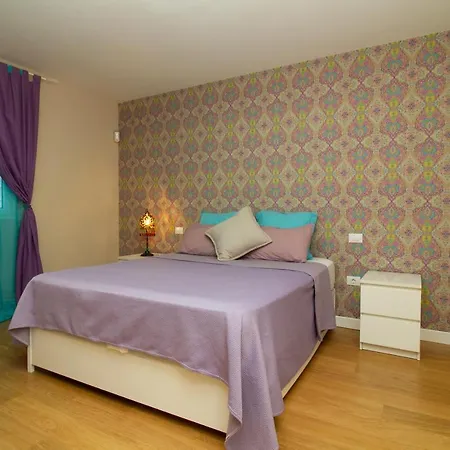 Two-bedroom Aparment In Santa Catalina Park Las Palmas de Gran Canaria