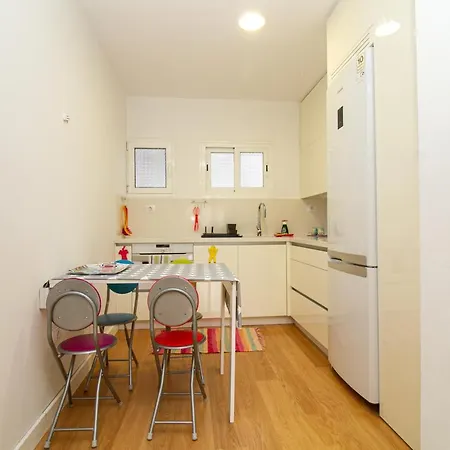 Two-bedroom Aparment In Santa Catalina Park Apartment *