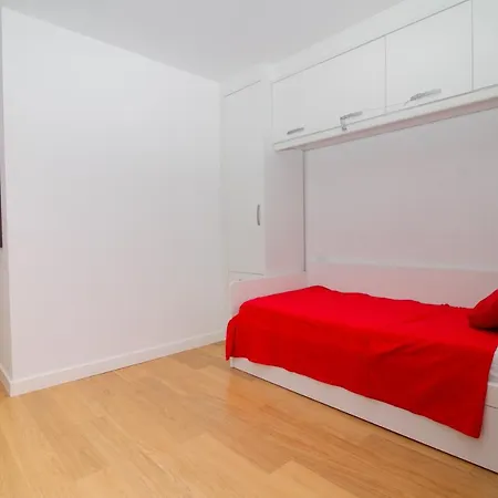 Two-bedroom Aparment In Santa Catalina Park Apartment